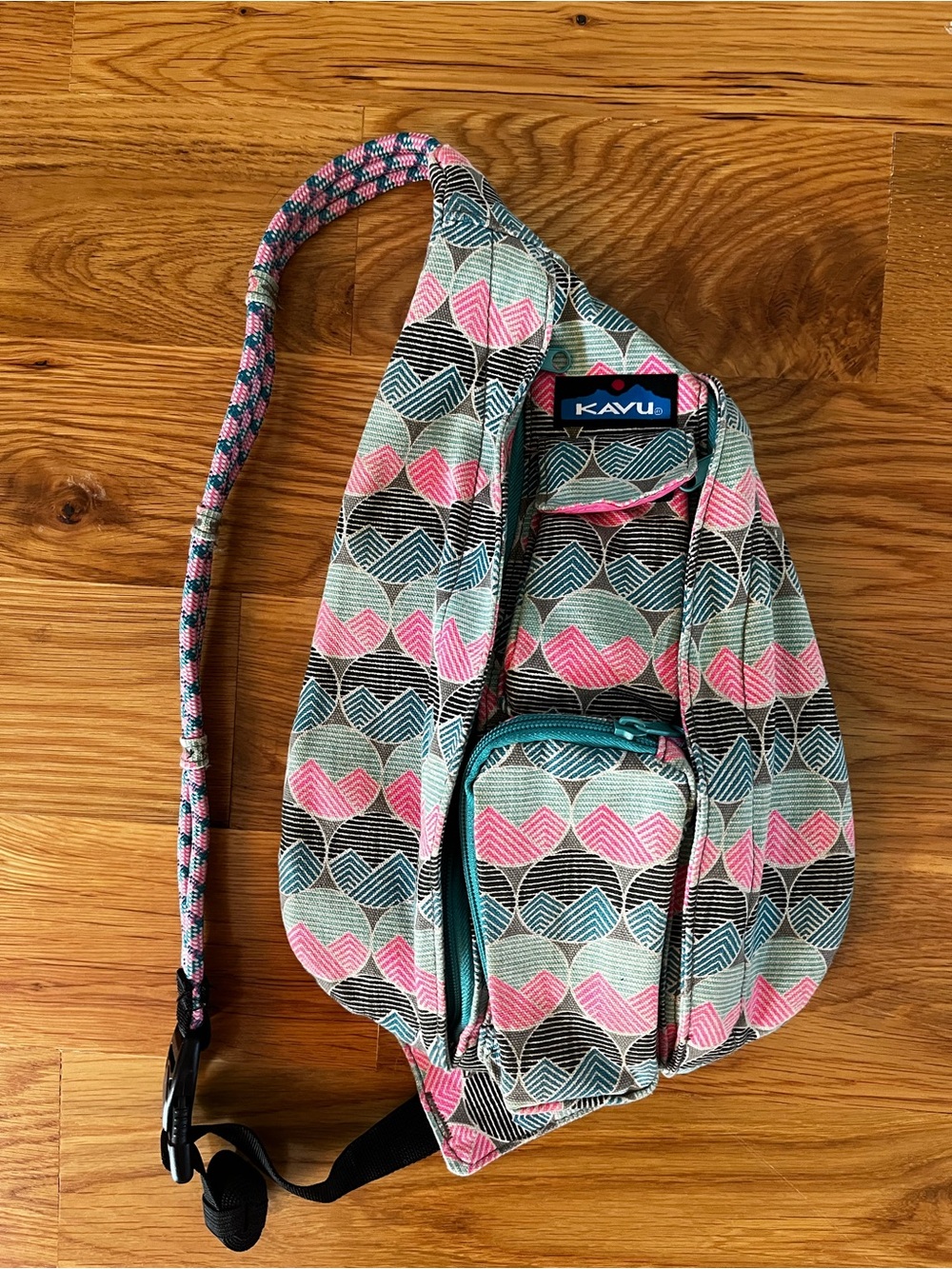 Kavu mini Patterned Sling Crossbody